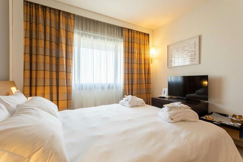 Living Place Hotel