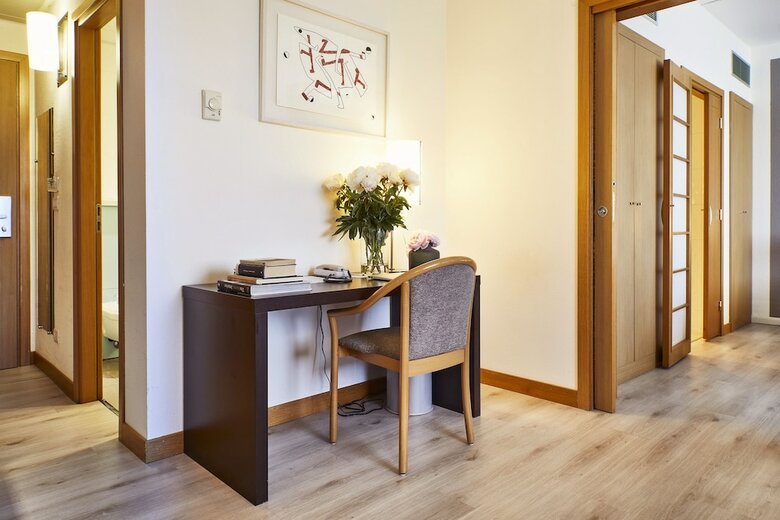 Living Place Hotel