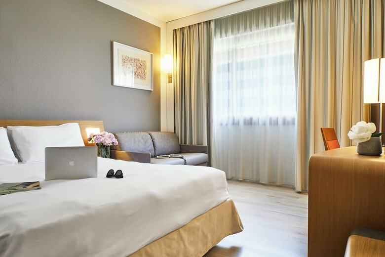 Living Place Hotel