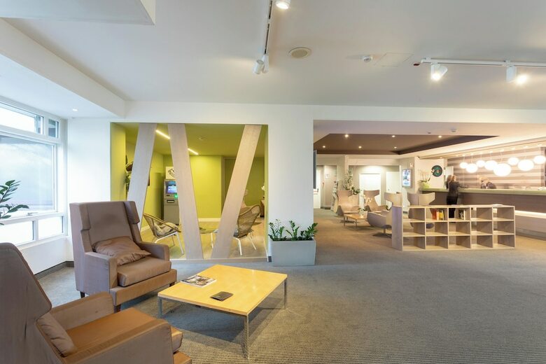 Living Place Hotel