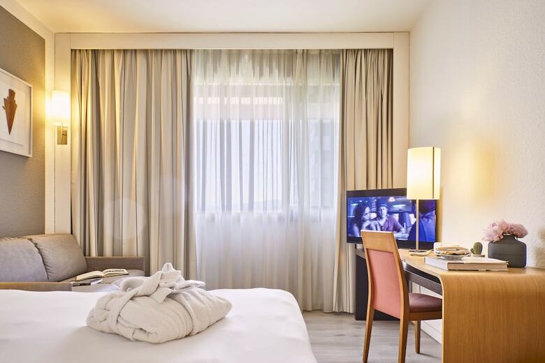 Living Place Hotel