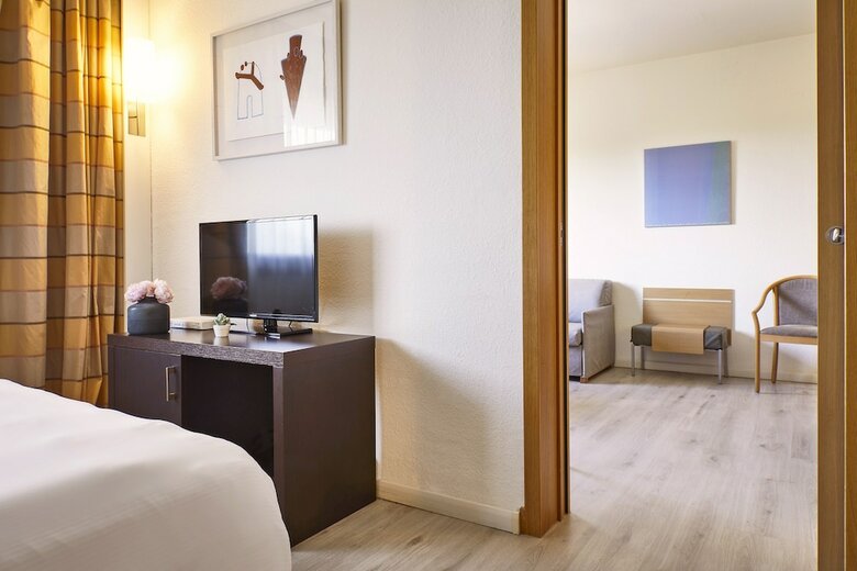 Living Place Hotel