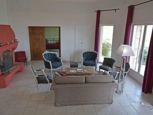 Holiday Home Mas Lub�ron Vue Magnifique