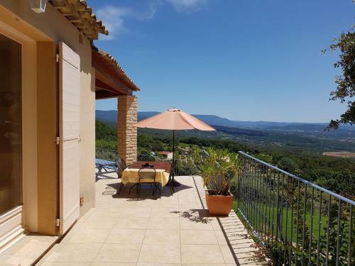 Holiday Home Mas Lub�ron Vue Magnifique