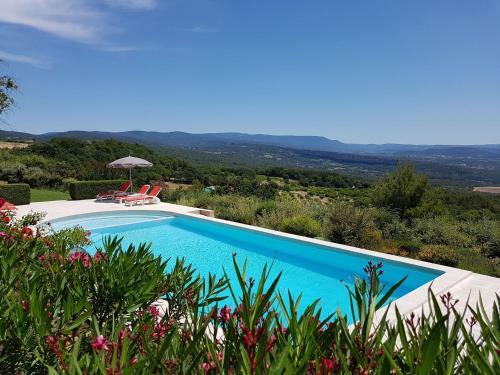Holiday Home Mas Lub�ron Vue Magnifique