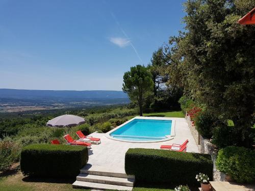 Holiday Home Mas Lub�ron Vue Magnifique
