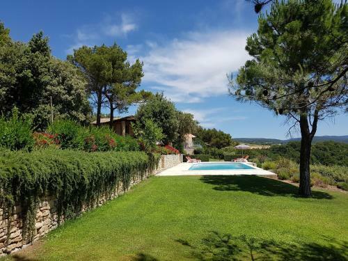 Holiday Home Mas Lub�ron Vue Magnifique