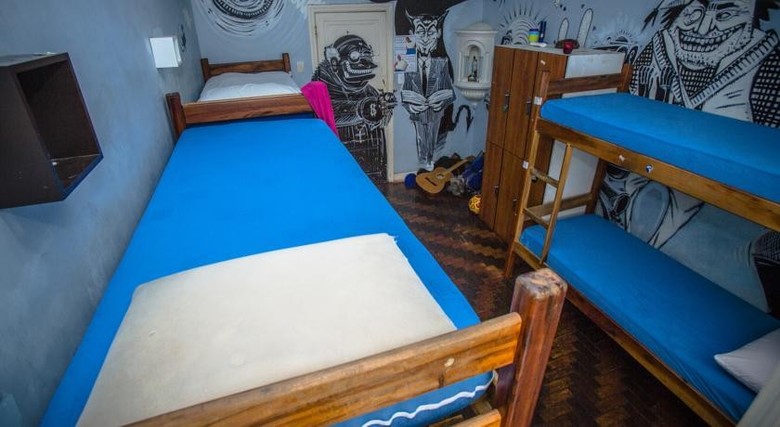 Bed & Breakfast Books Hostel
