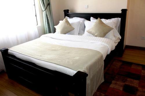 Crystal Glow Serviced Apartment