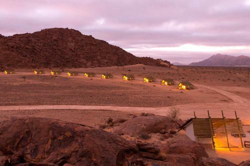 Lodge Desert Quiver Camp