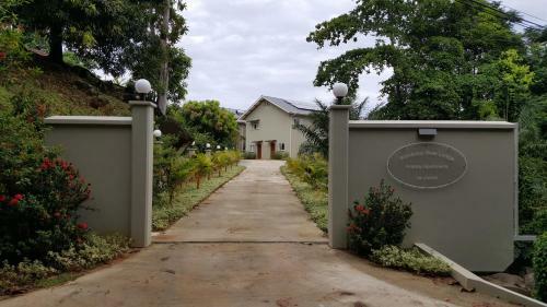 Hostal Bambous River Lodge