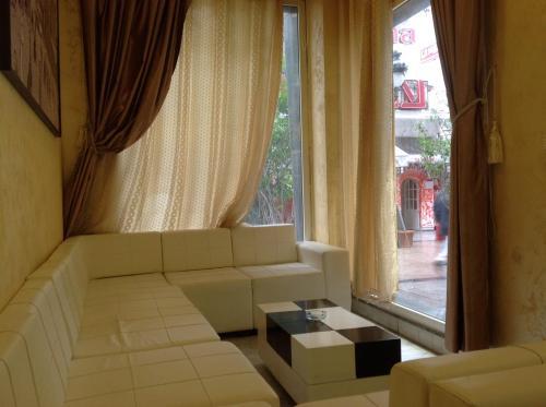 New Oscars Hotel