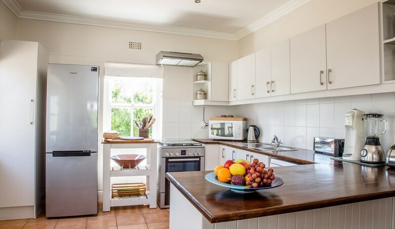 Hostal Majini Guesthouse