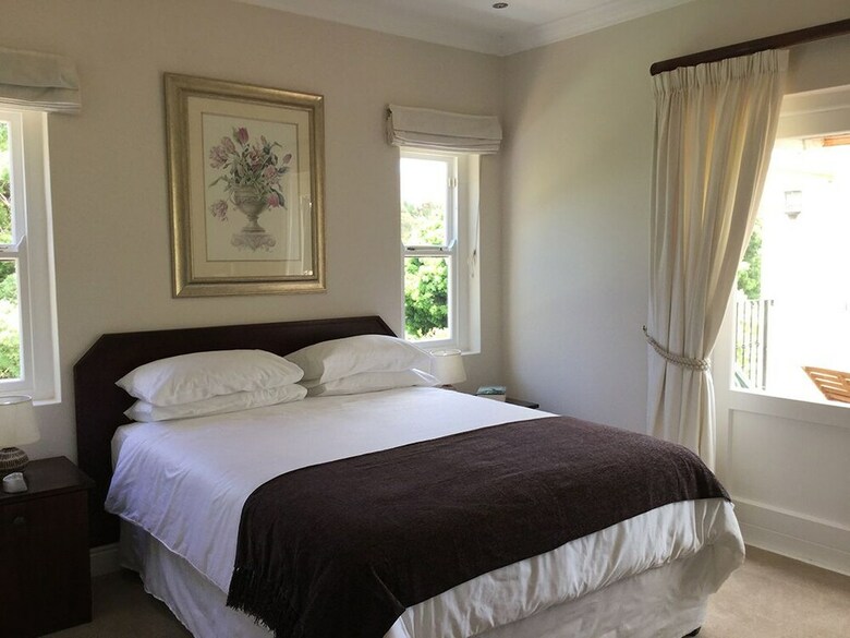 Hostal Majini Guesthouse