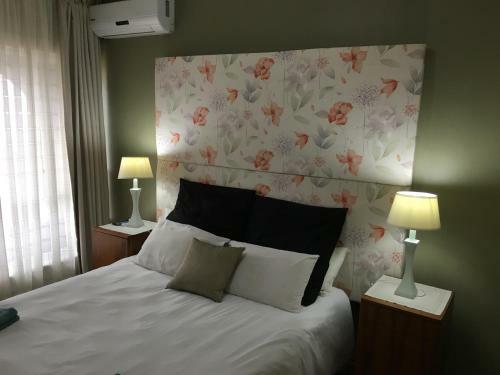 Hostal Eden Rose Manor
