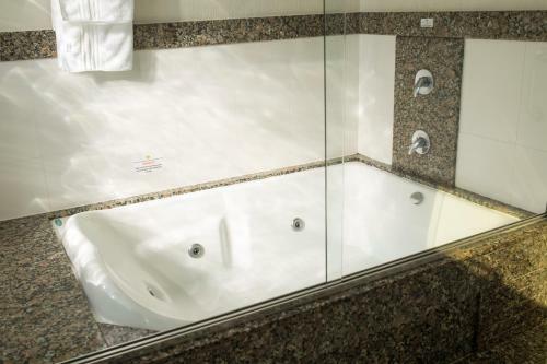 Hotel Formula 4