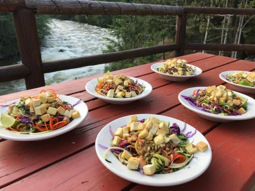 Reo Rafting Resort