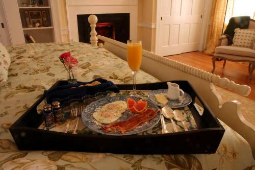 Bed & Breakfast Charred Oaks Inn