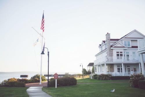 Hotel Bay Harbor Cottages