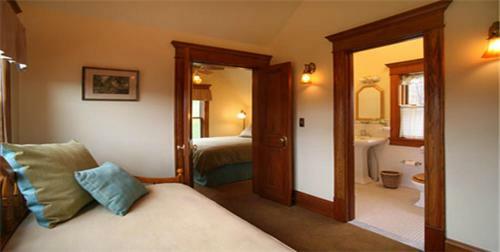 Bed & Breakfast Breezy Hill Inn