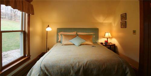 Bed & Breakfast Breezy Hill Inn