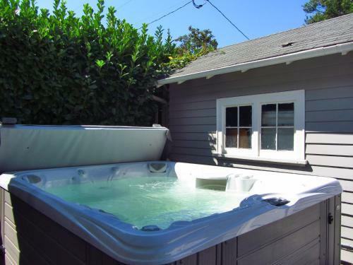 Hostal Portland Piedmont Guesthouse