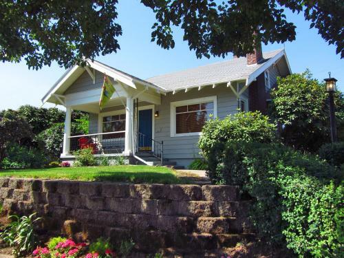 Hostal Portland Piedmont Guesthouse