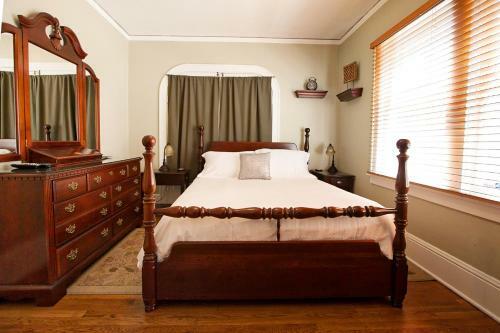 Hostal Portland Piedmont Guesthouse