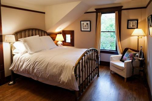 The Gatewood Bed And Breakfast