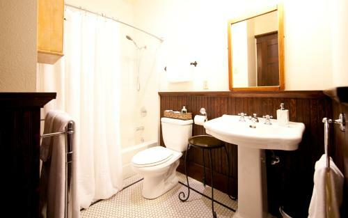 The Gatewood Bed And Breakfast