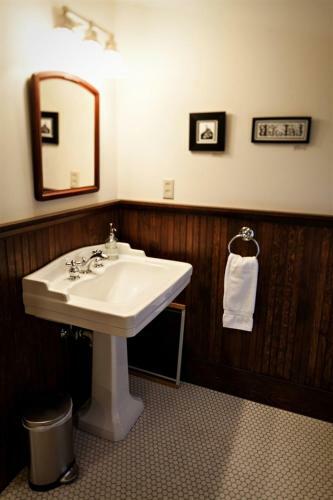 The Gatewood Bed And Breakfast