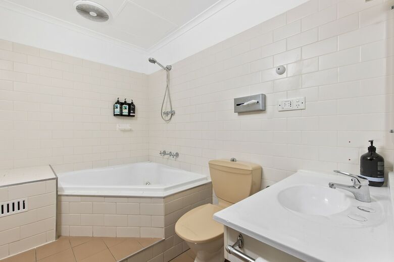 Hotel Motel Adelaide Paringa
