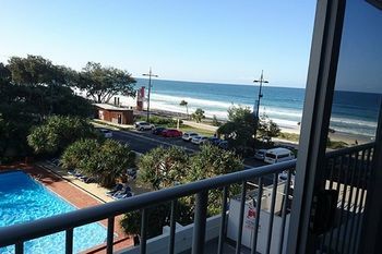 Hotel Chateau Beachside Resort