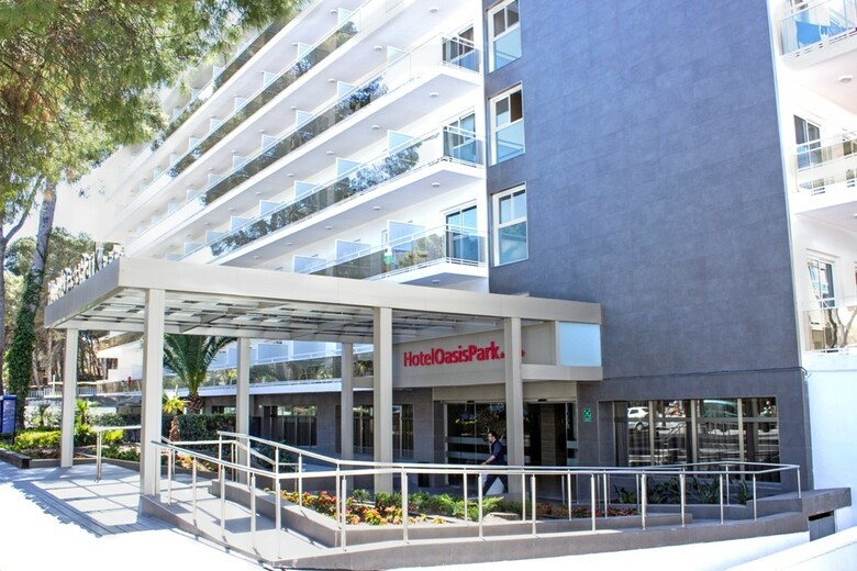 Hotel Oasis Park