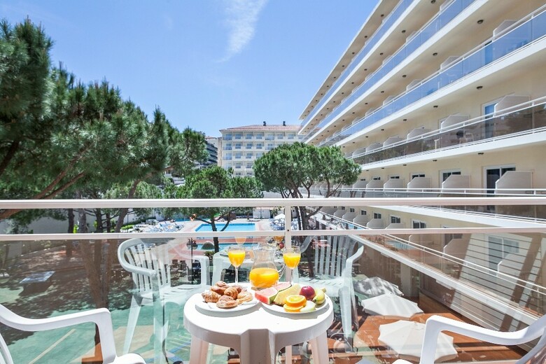 Hotel Oasis Park