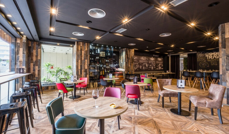 Num Hotel