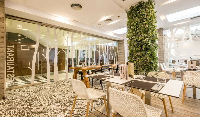 Num Hotel