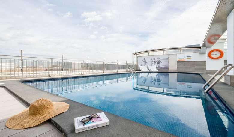 Num Hotel