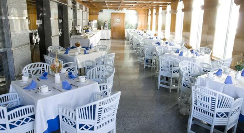 Hotel Los Arcos
