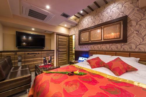 Hotel Myth