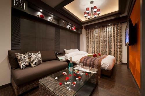 Hotel Myth
