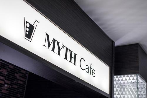 Hotel Myth