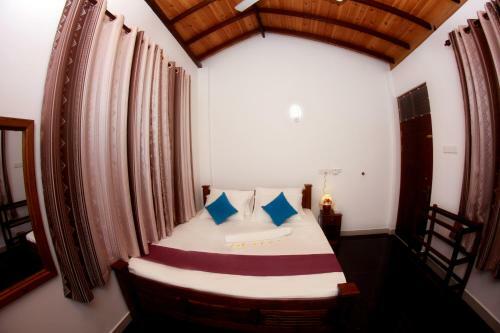 Hostal Kadolana Villa