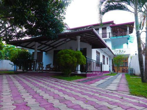 Hostal Kadolana Villa