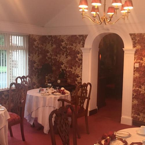 Hostal Caldhame House