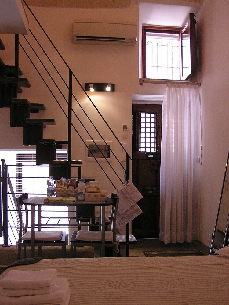 Art Transparent B&B
