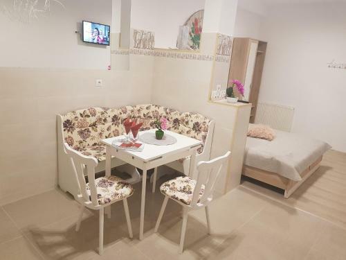 Georgiana Apartments