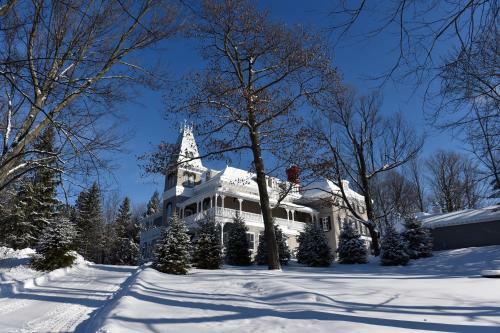 Hotel Manoir Maplewood
