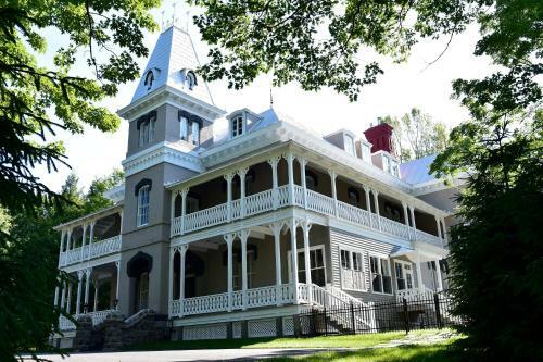 Hotel Manoir Maplewood