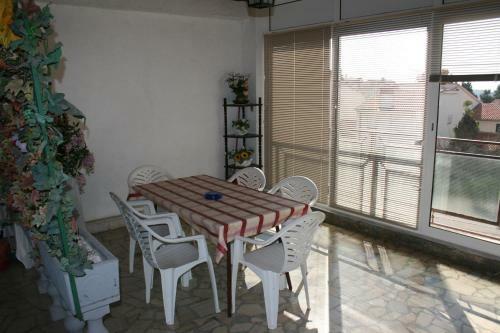 Apartment Paradiso